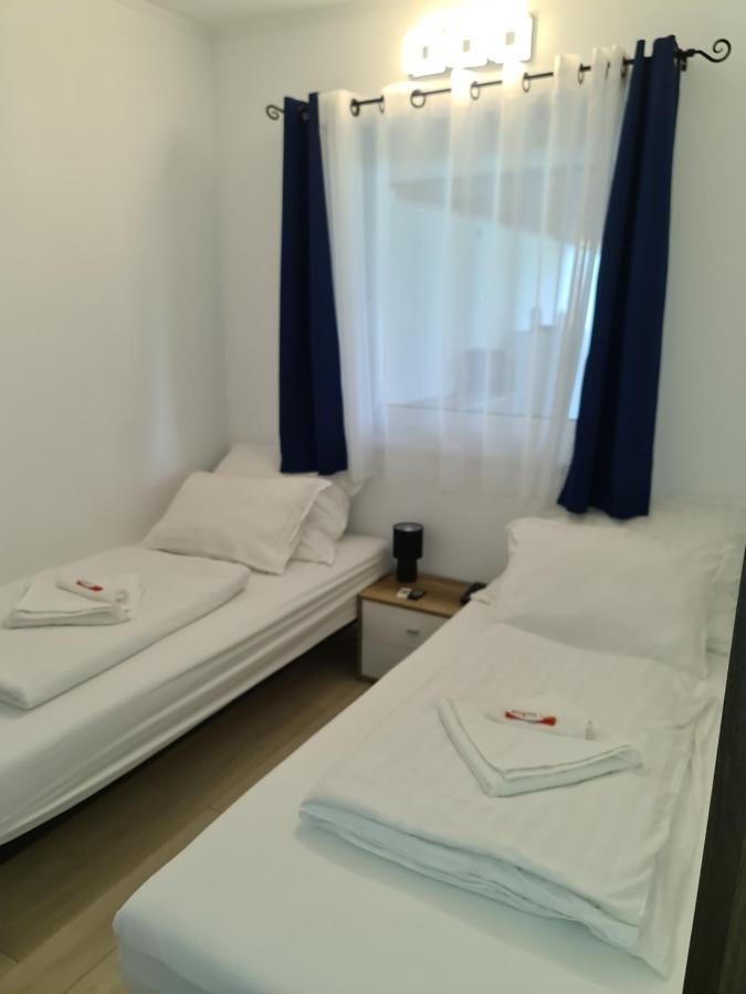 Smaragd Apartman Pecs Exterior photo